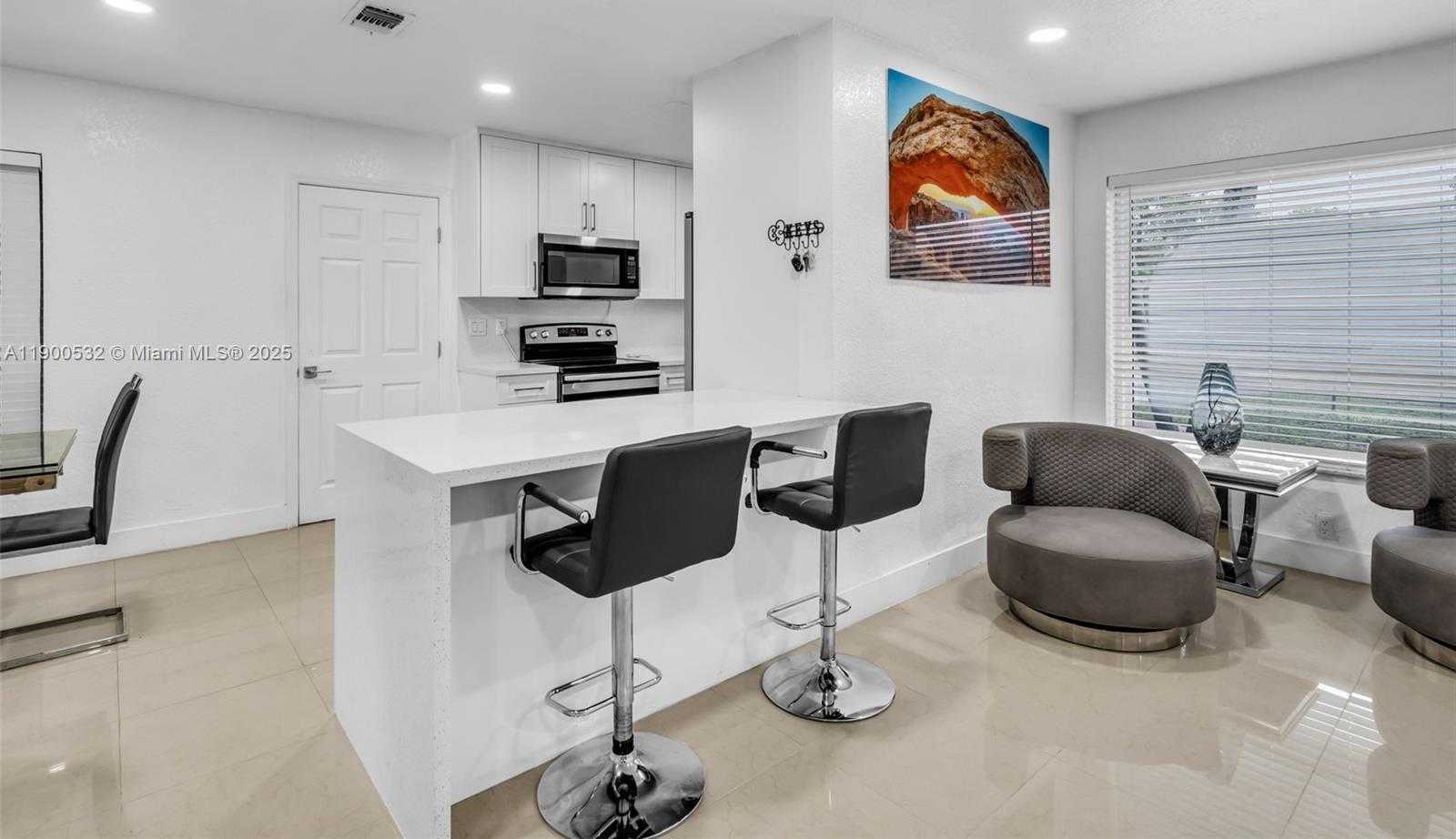 Small Image of 4510 NORTH WEST 168TH TERR, Miami Gardens Number 16