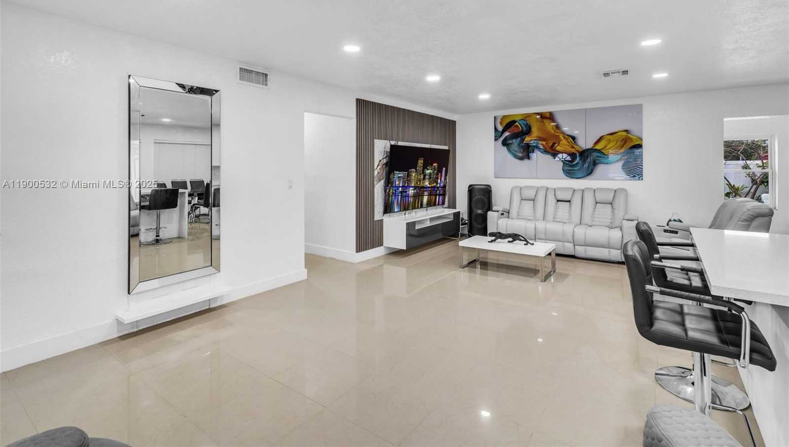 Small Image of 4510 NORTH WEST 168TH TERR, Miami Gardens Number 6