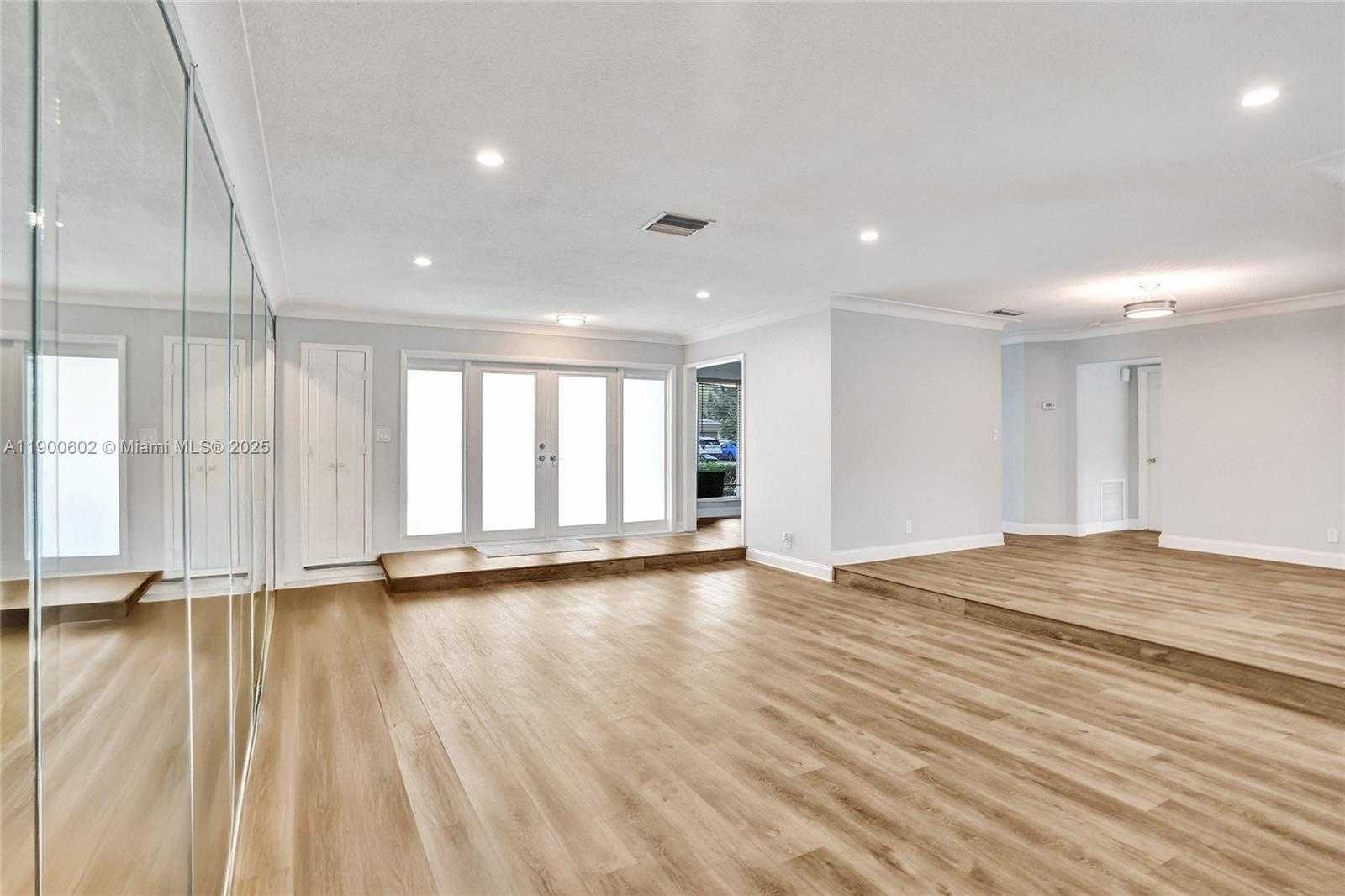 Small Image of 2031 NORTH EAST 62ND ST, Fort Lauderdale Number 3