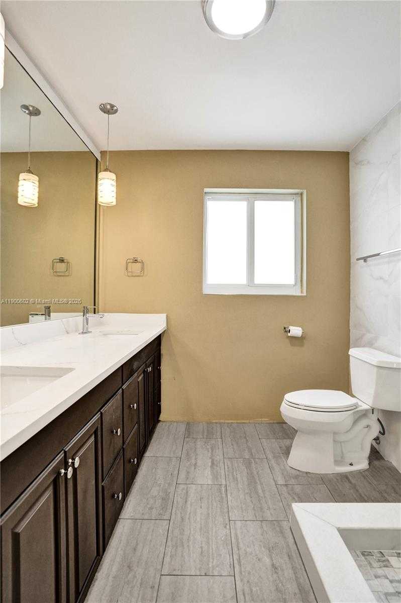 Small Image of 2031 NORTH EAST 62ND ST, Fort Lauderdale Number 37