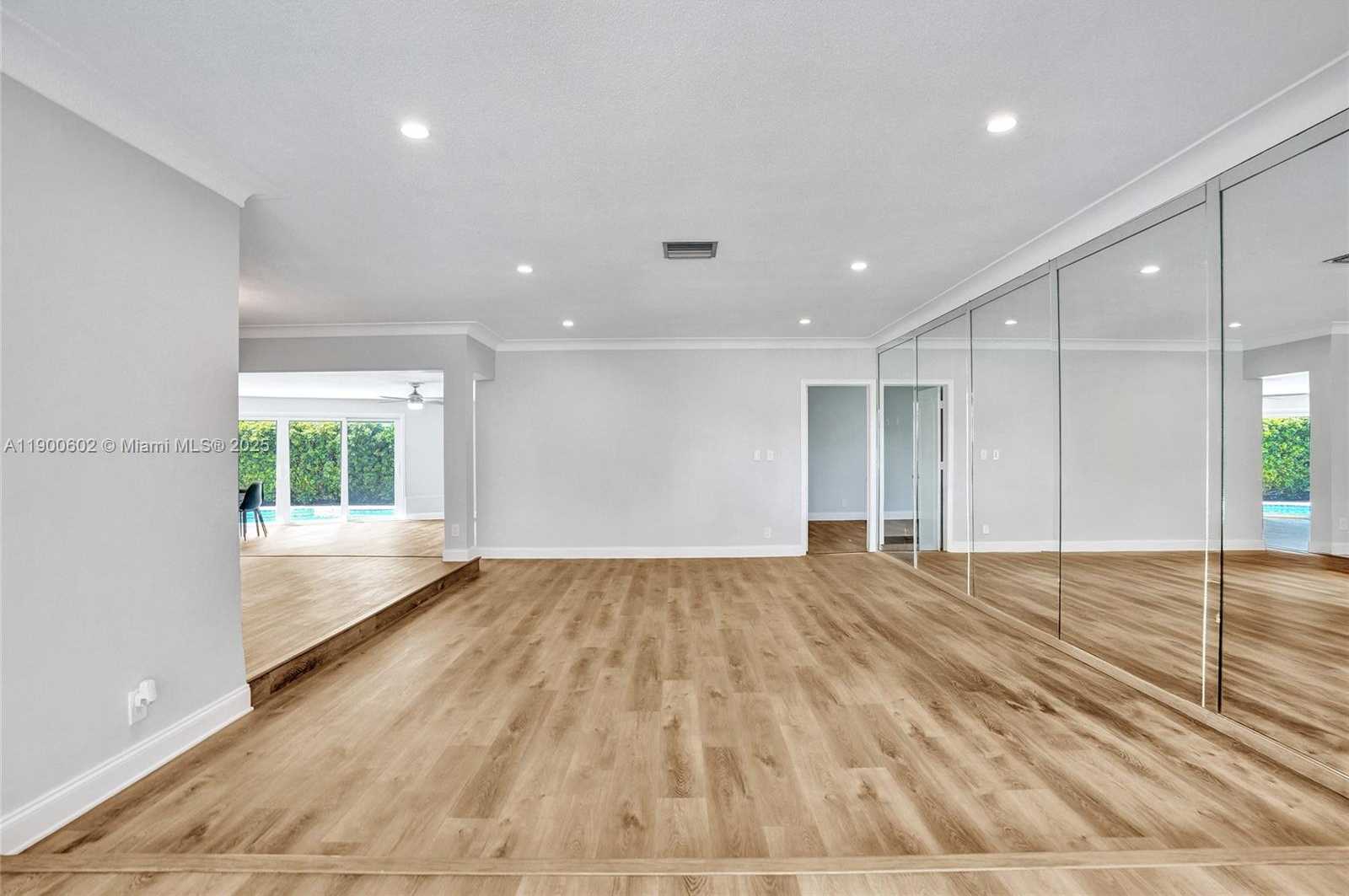 Small Image of 2031 NORTH EAST 62ND ST, Fort Lauderdale Number 5