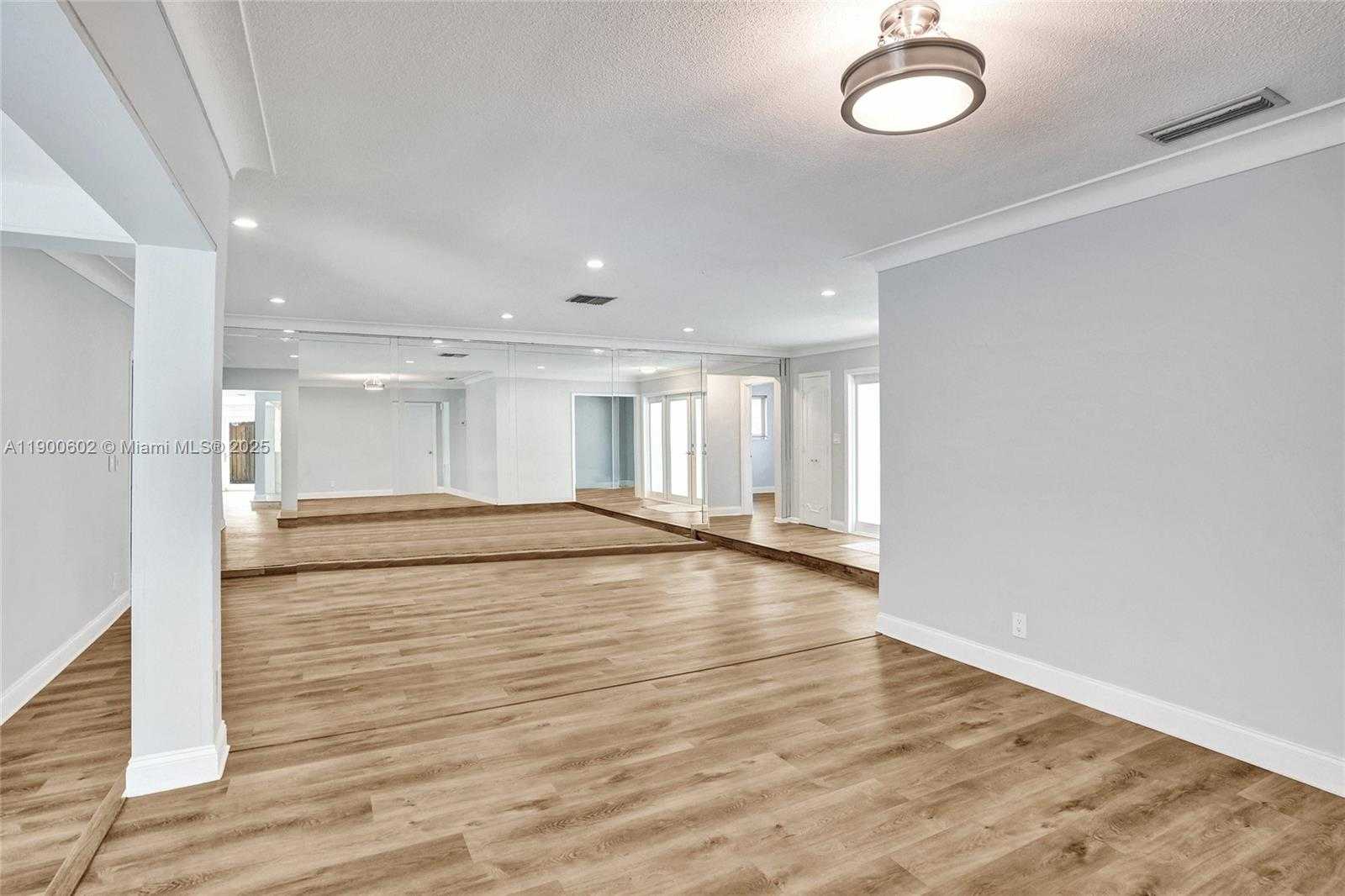 Small Image of 2031 NORTH EAST 62ND ST, Fort Lauderdale Number 7