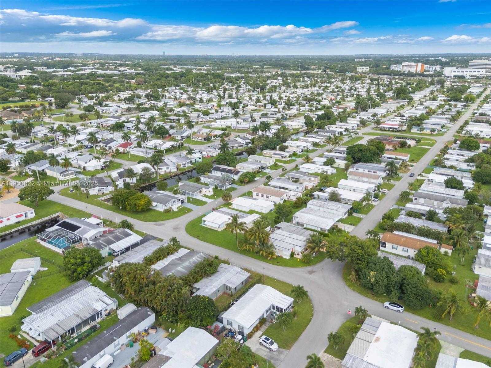Small Image of 8360 SOUTH WEST 21ST ST, Davie Number 29