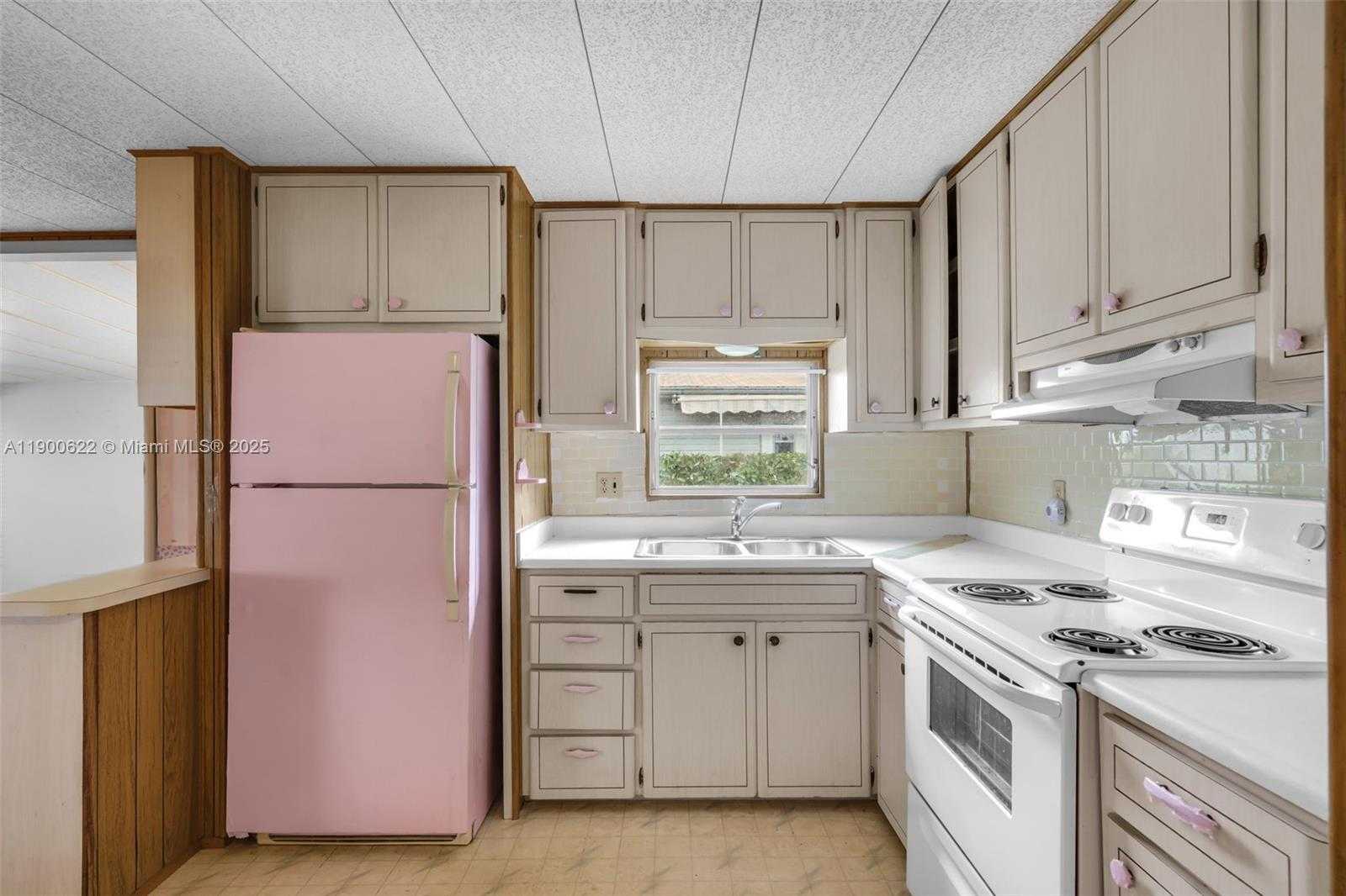 Small Image of 8360 SOUTH WEST 21ST ST, Davie Number 9