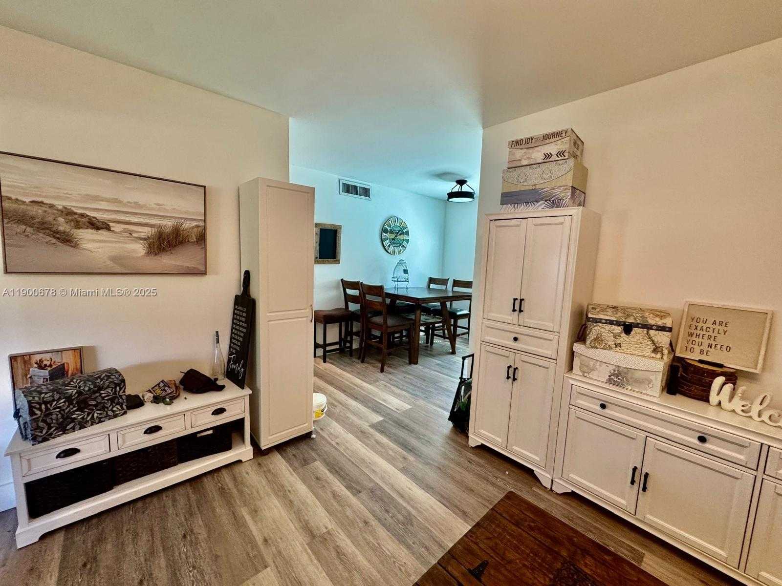 Small Image of 2626 GARFIELD ST, Hollywood Number 7