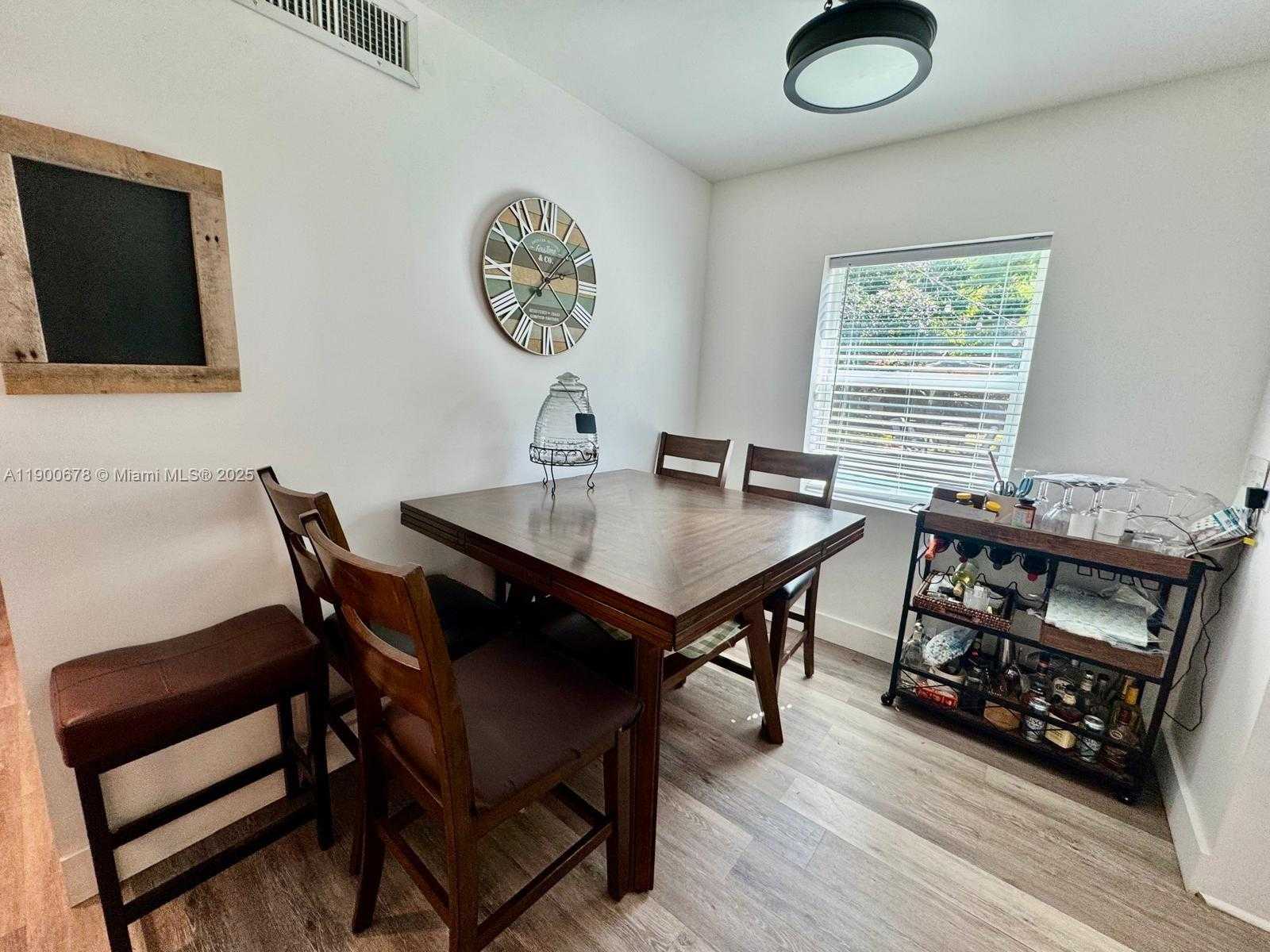 Small Image of 2626 GARFIELD ST, Hollywood Number 8