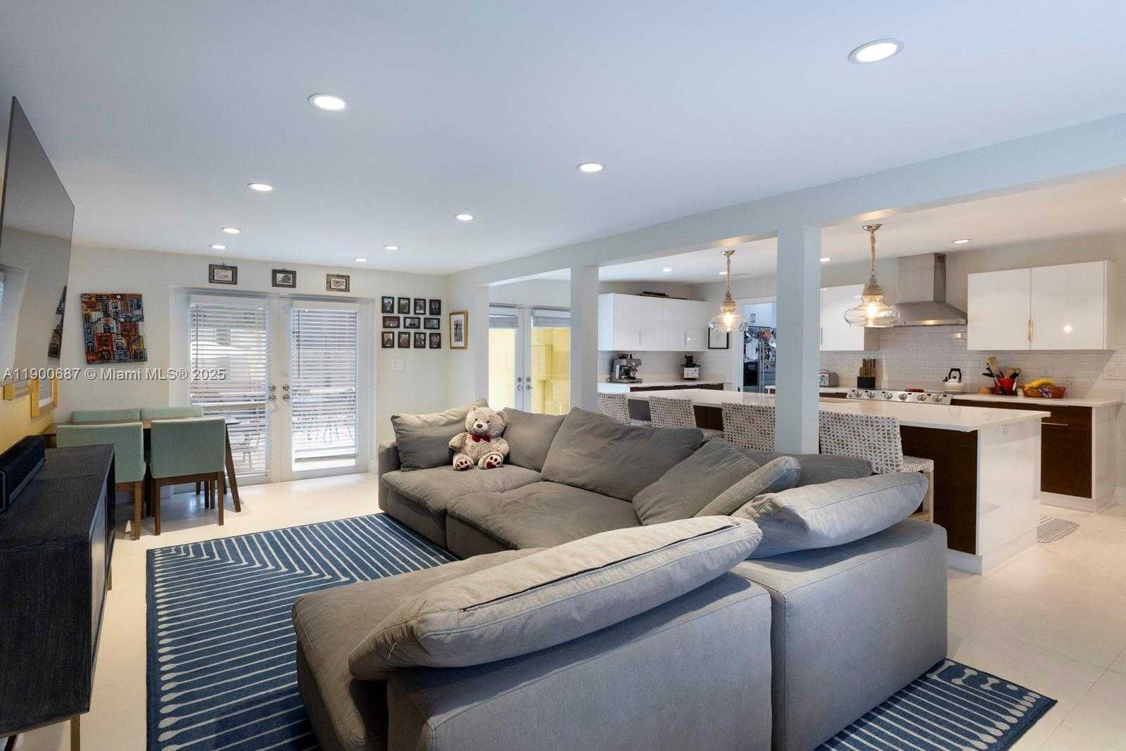 Small Image of 1200 SOUTH WEST 18TH ST, Miami Number 16