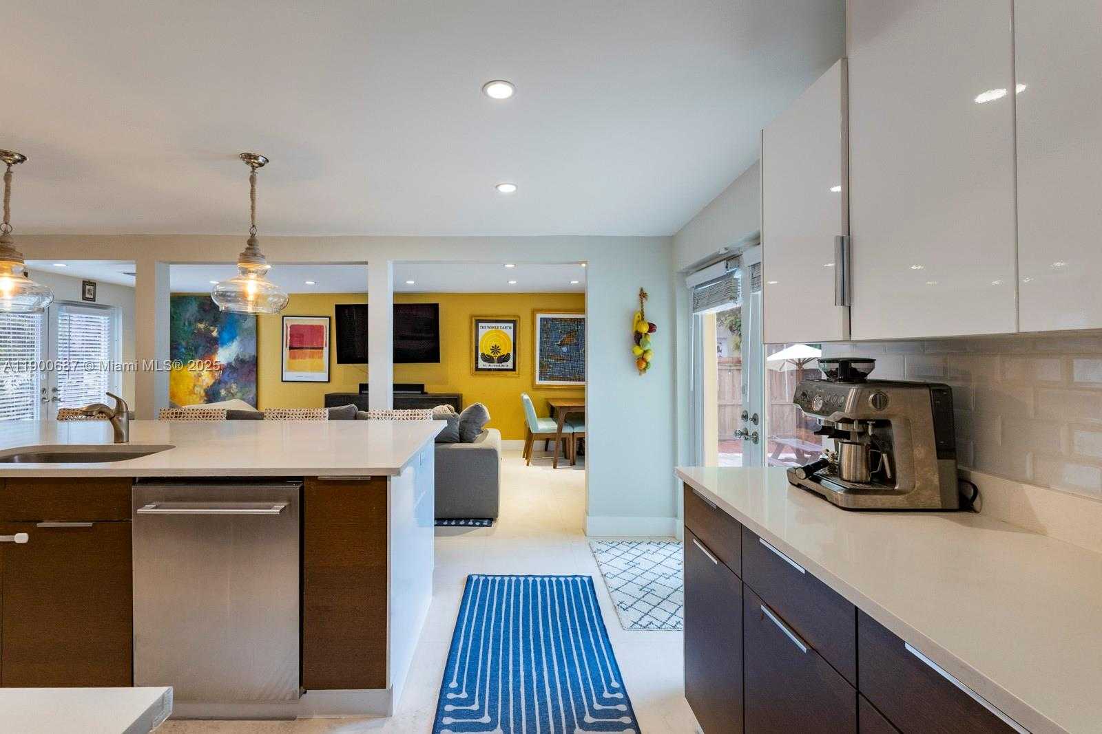 Small Image of 1200 SOUTH WEST 18TH ST, Miami Number 19