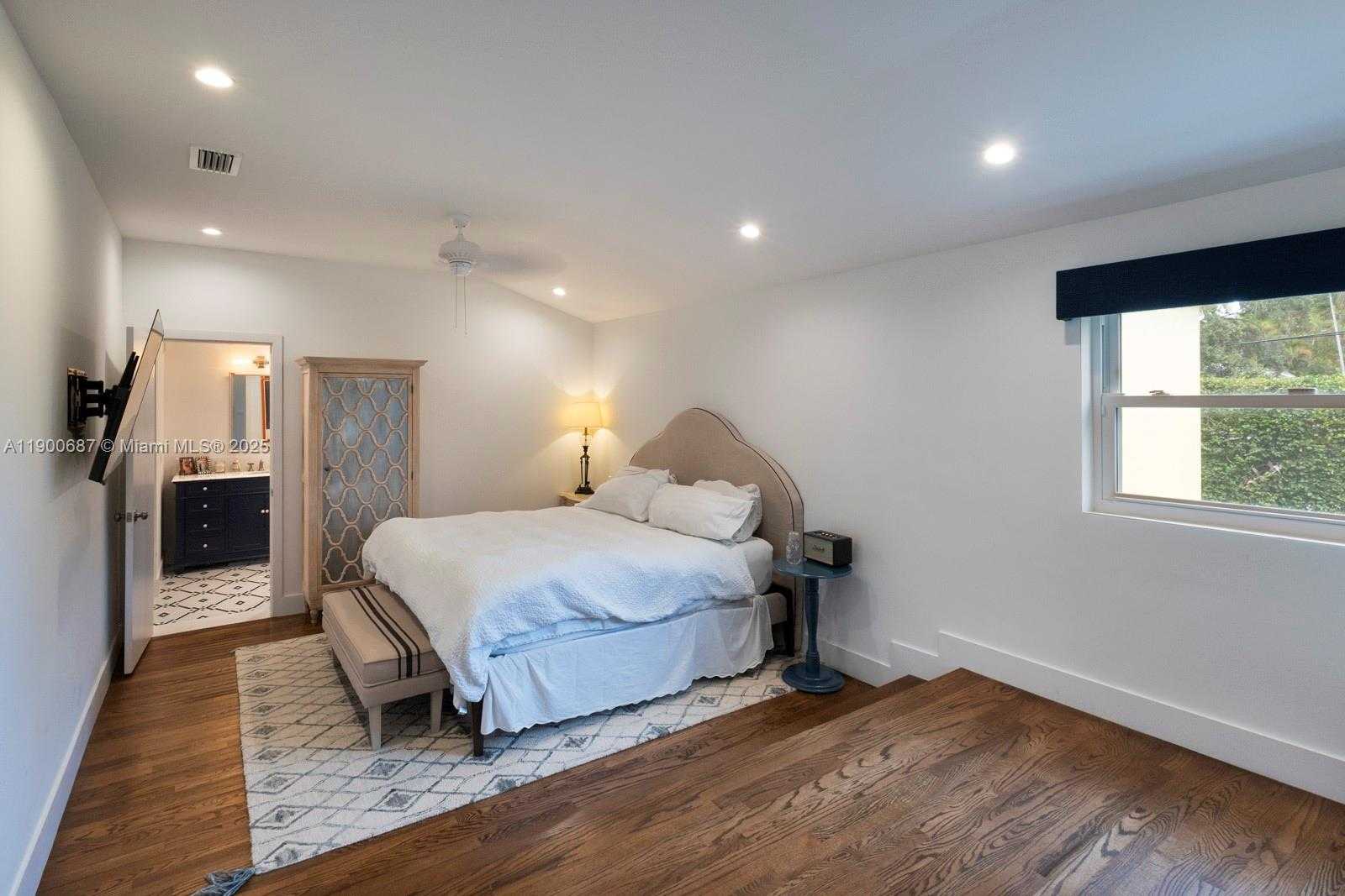 Small Image of 1200 SOUTH WEST 18TH ST, Miami Number 22