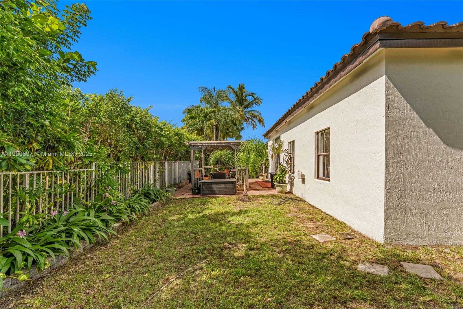 Small Image of 1561 BANYAN WAY, Weston Number 36