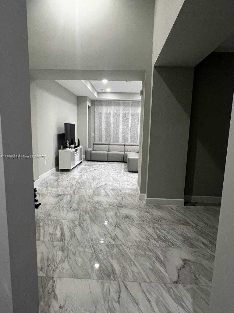 Small Image of 15558 GOLDFINCH CIR, Westlake Number 5