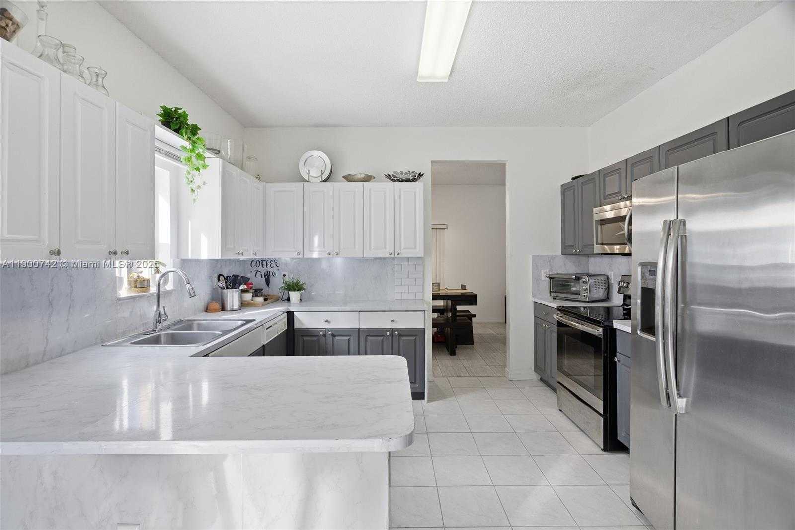 Small Image of 1510 SOUTH EAST 22ND LN, Homestead Number 11