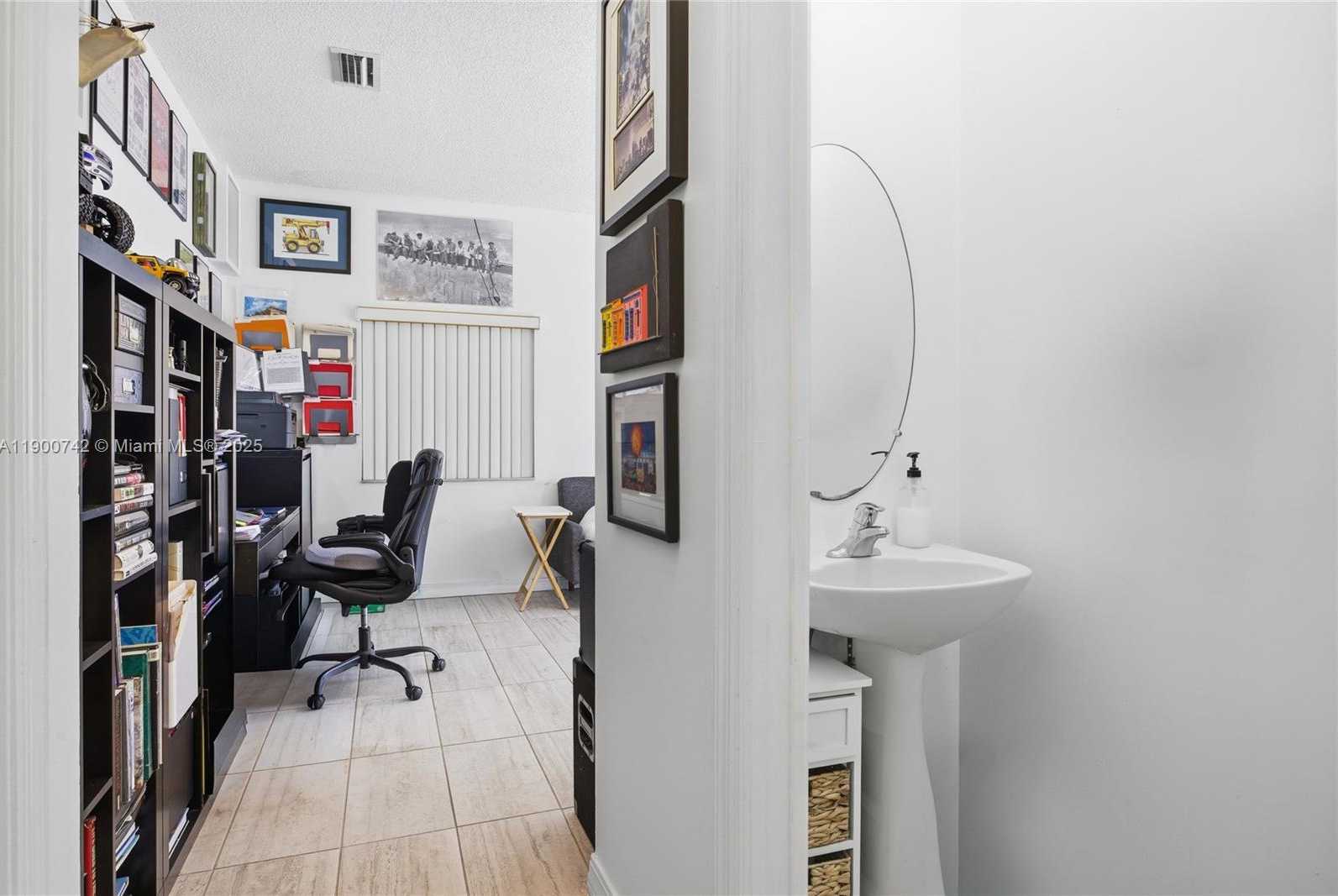 Small Image of 1510 SOUTH EAST 22ND LN, Homestead Number 14