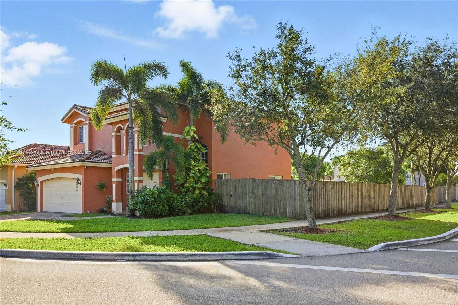 Small Image of 1510 SOUTH EAST 22ND LN, Homestead Number 2