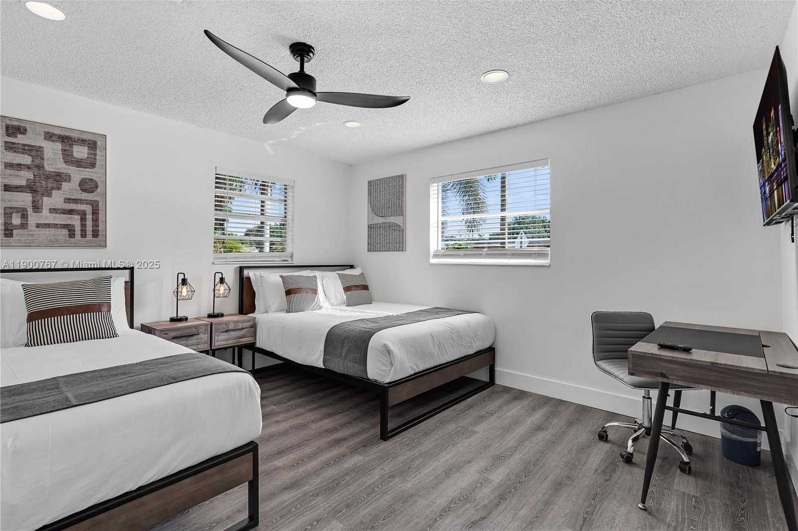 Small Image of 7471 HOPE ST, Hollywood Number 13