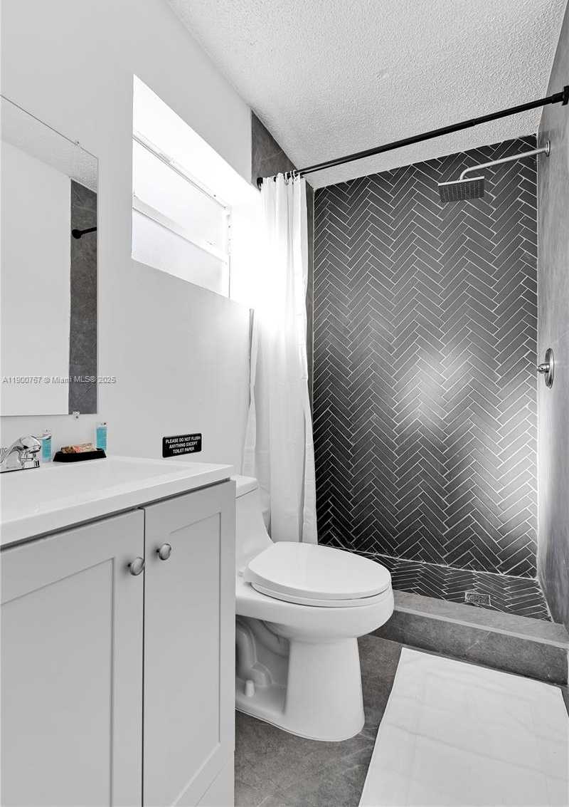 Small Image of 7471 HOPE ST, Hollywood Number 20