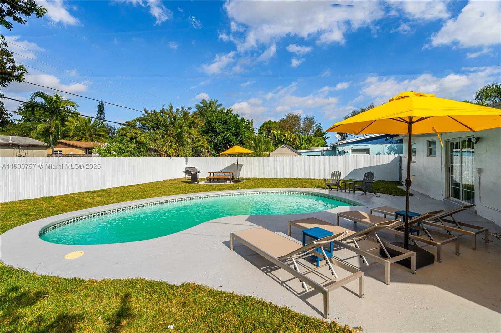 Small Image of 7471 HOPE ST, Hollywood Number 25