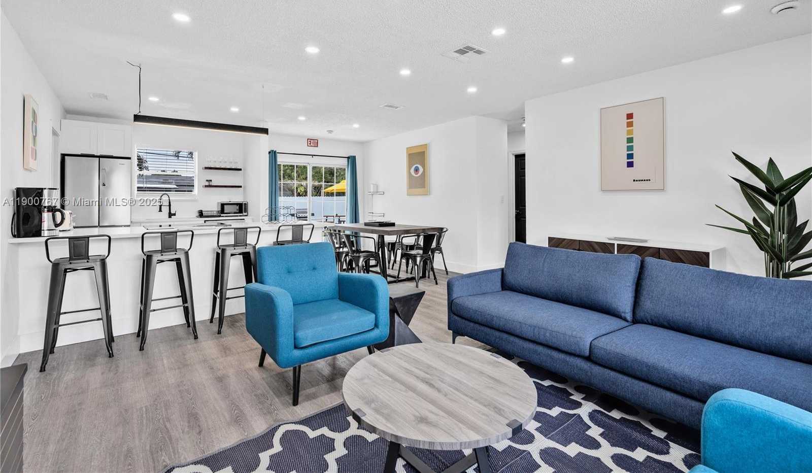 Small Image of 7471 HOPE ST, Hollywood Number 3