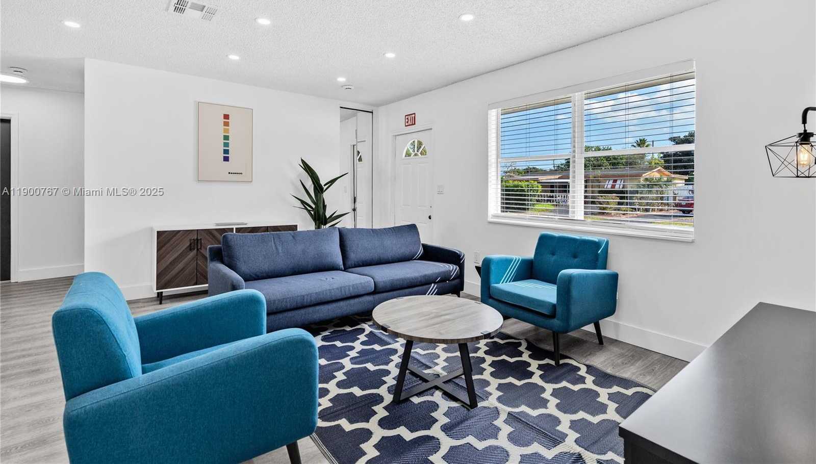 Small Image of 7471 HOPE ST, Hollywood Number 4