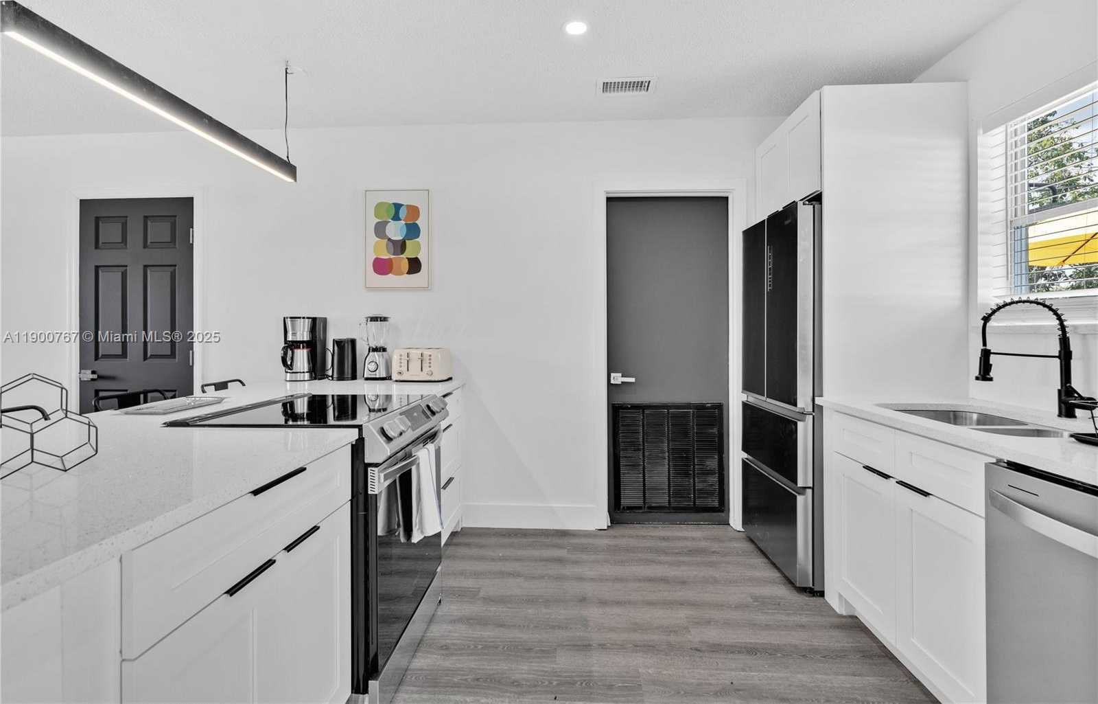 Small Image of 7471 HOPE ST, Hollywood Number 7