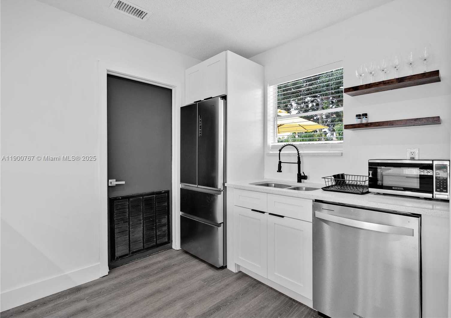 Small Image of 7471 HOPE ST, Hollywood Number 8
