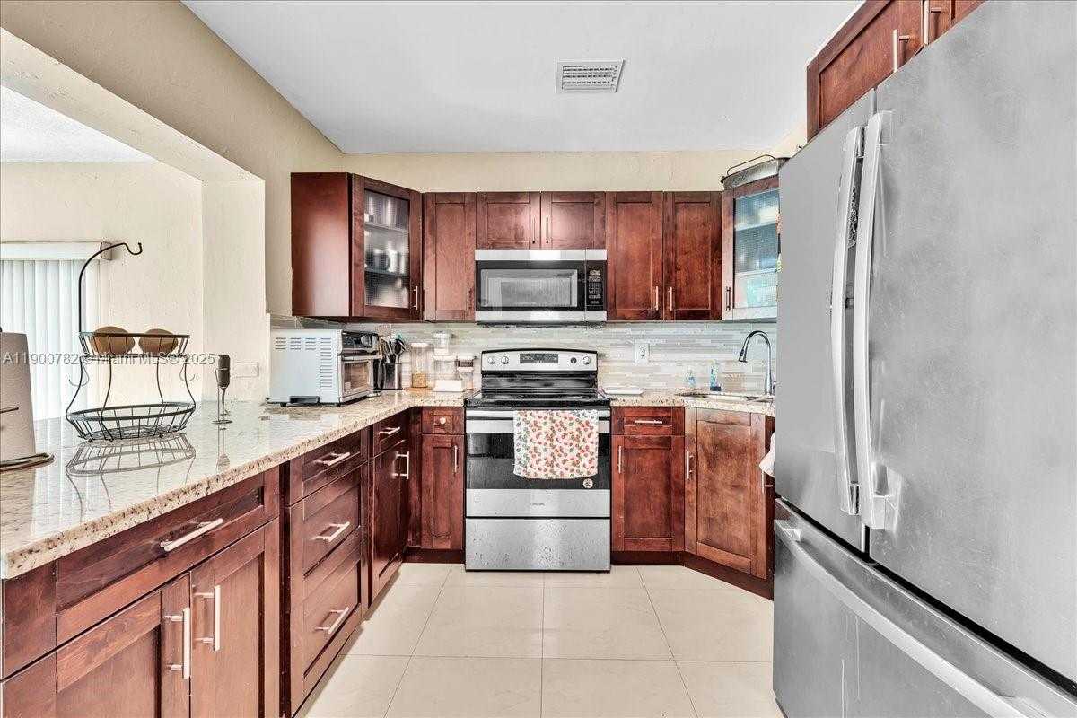 Small Image of 1245 NORTH WEST 130TH ST, North Miami Number 16