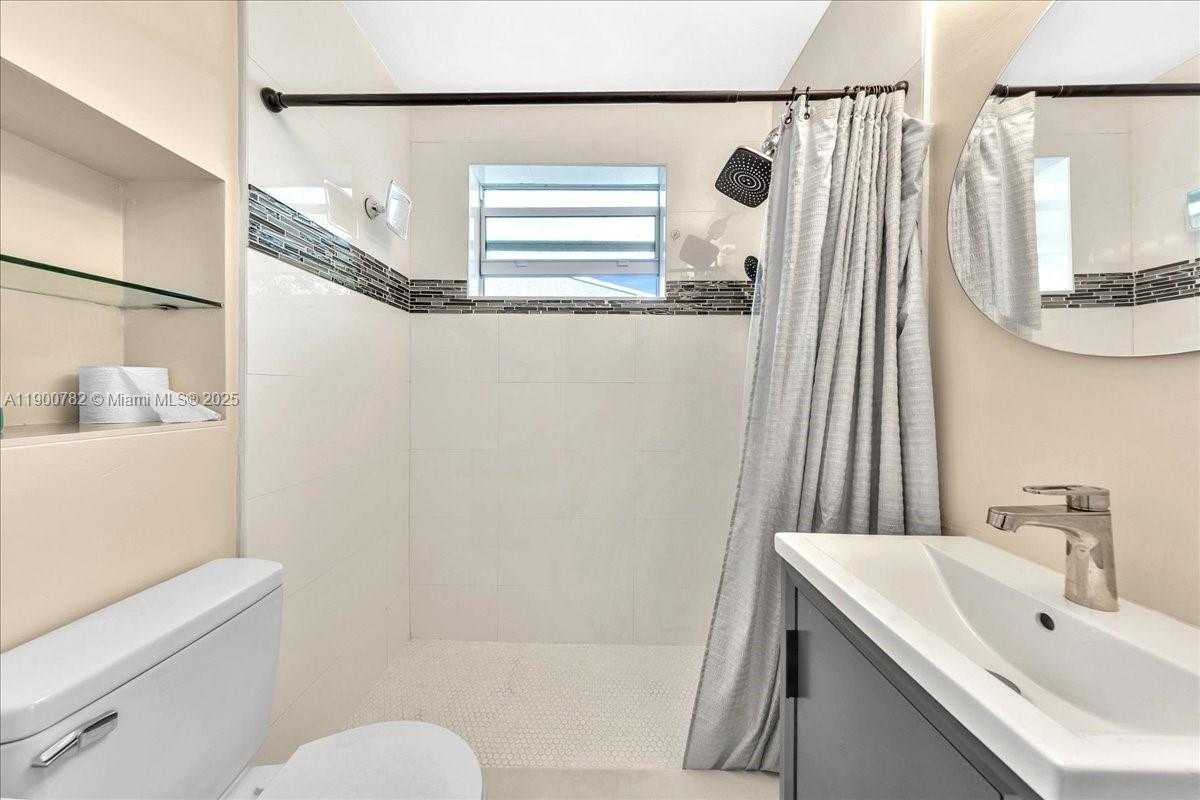 Small Image of 1245 NORTH WEST 130TH ST, North Miami Number 28