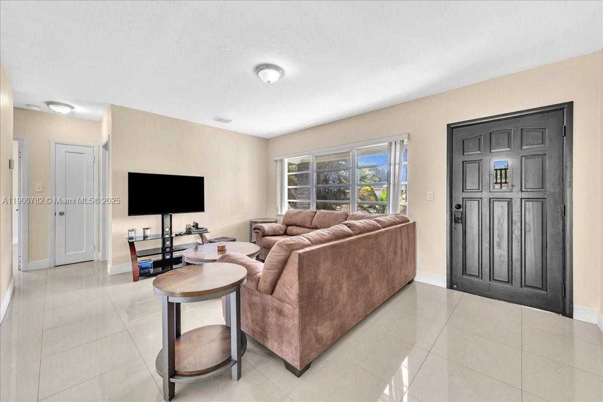 Small Image of 1245 NORTH WEST 130TH ST, North Miami Number 4