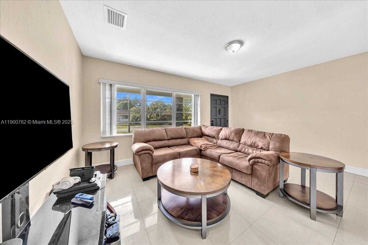 Small Image of 1245 NORTH WEST 130TH ST, North Miami Number 5