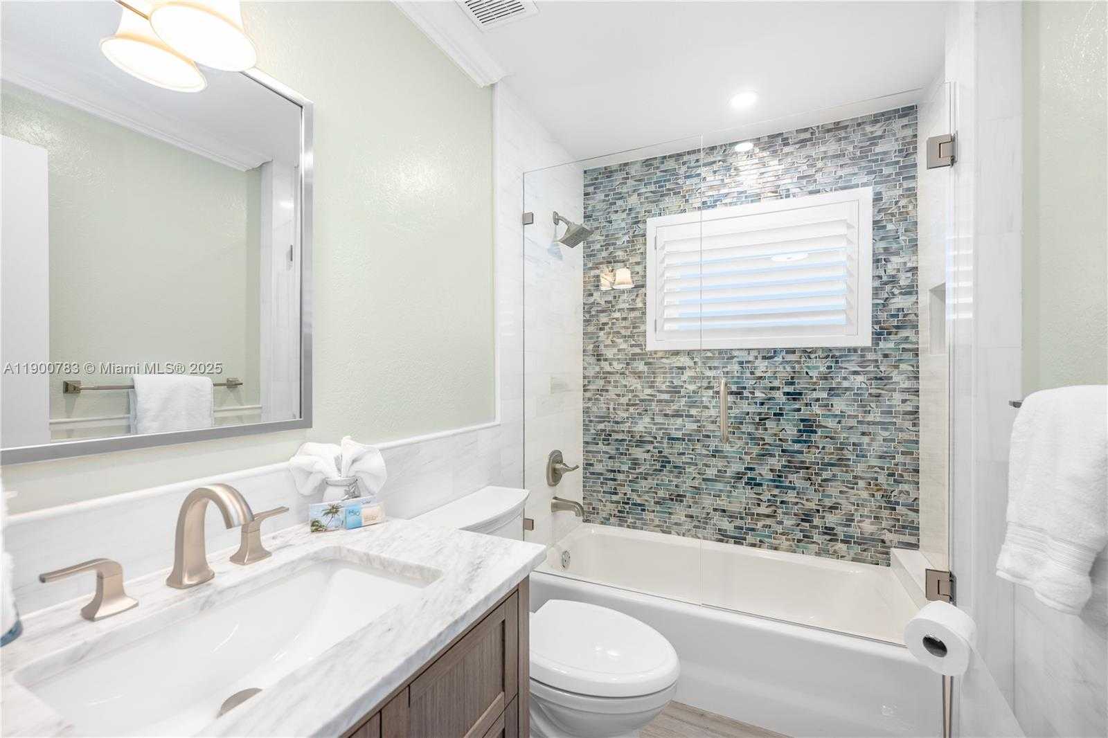 Small Image of 111 SPOONBILL RD, Tavernier Number 31