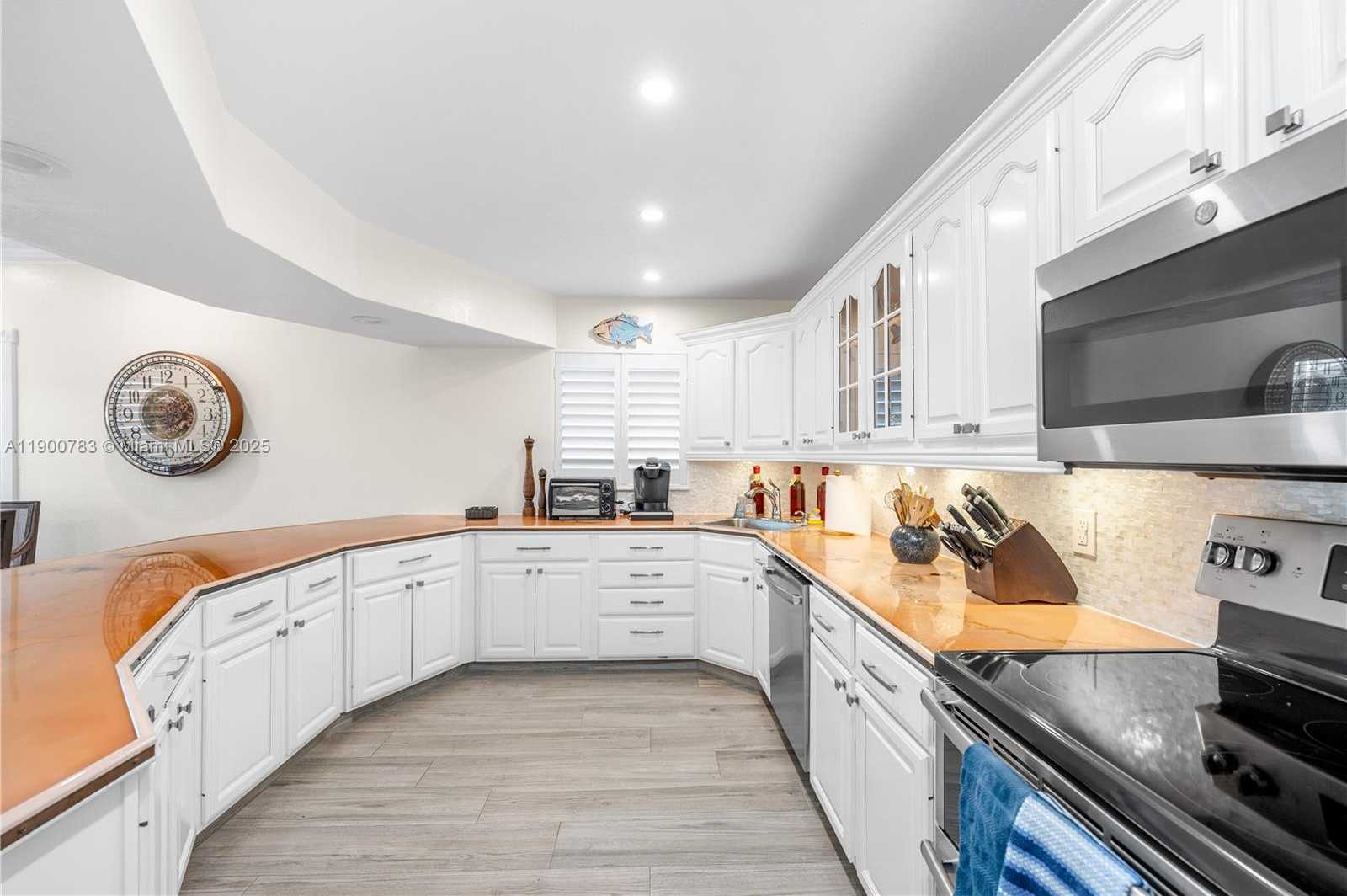 Small Image of 111 SPOONBILL RD, Tavernier Number 43