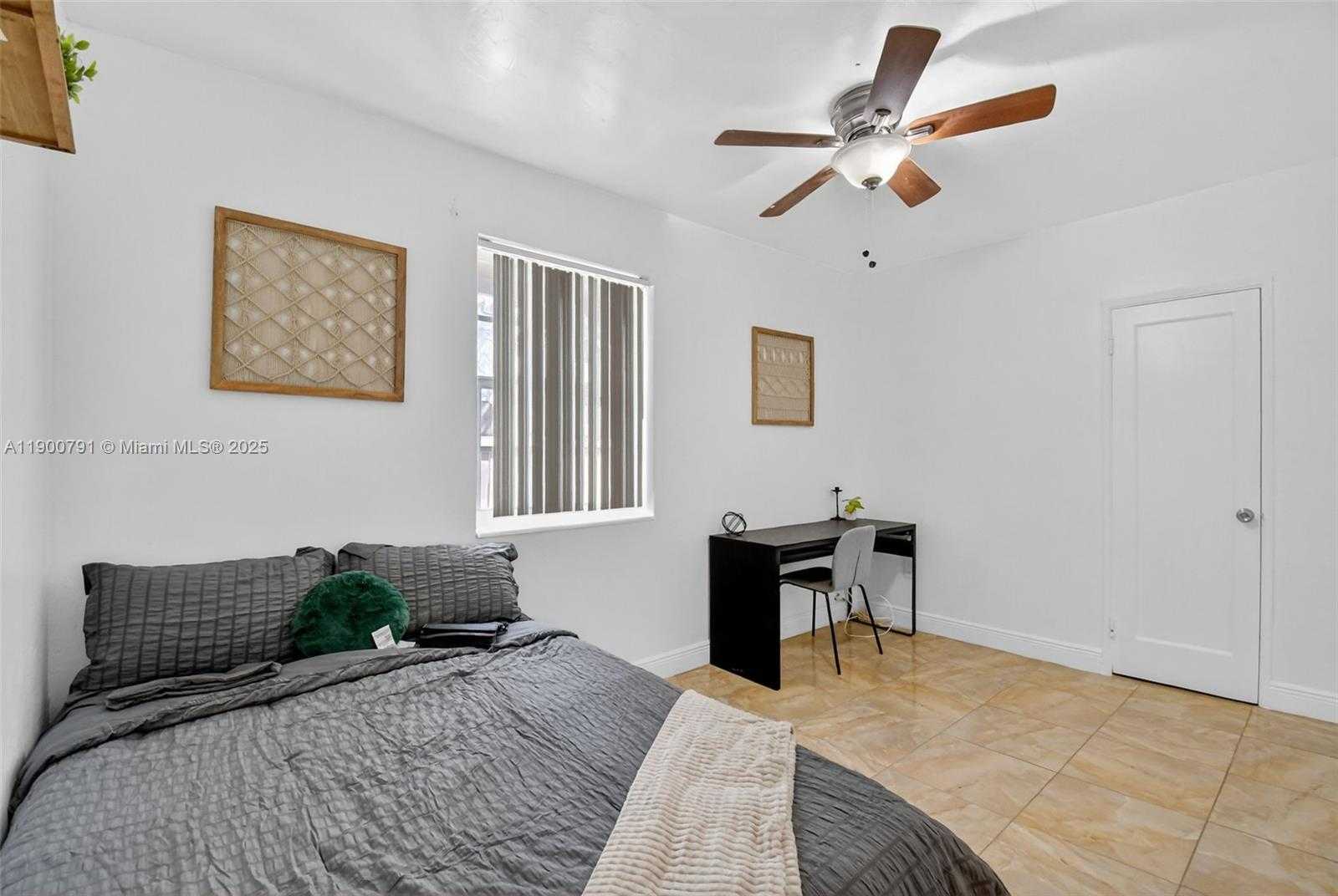 Small Image of 643 NORTH EAST 130TH ST, North Miami Number 10