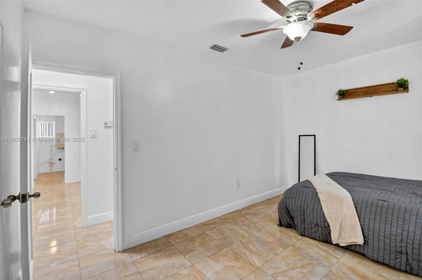 Small Image of 643 NORTH EAST 130TH ST, North Miami Number 12