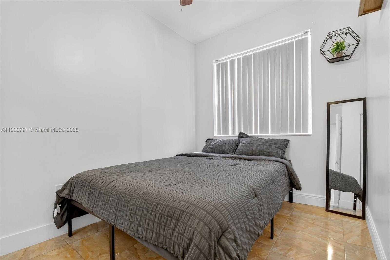 Small Image of 643 NORTH EAST 130TH ST, North Miami Number 13