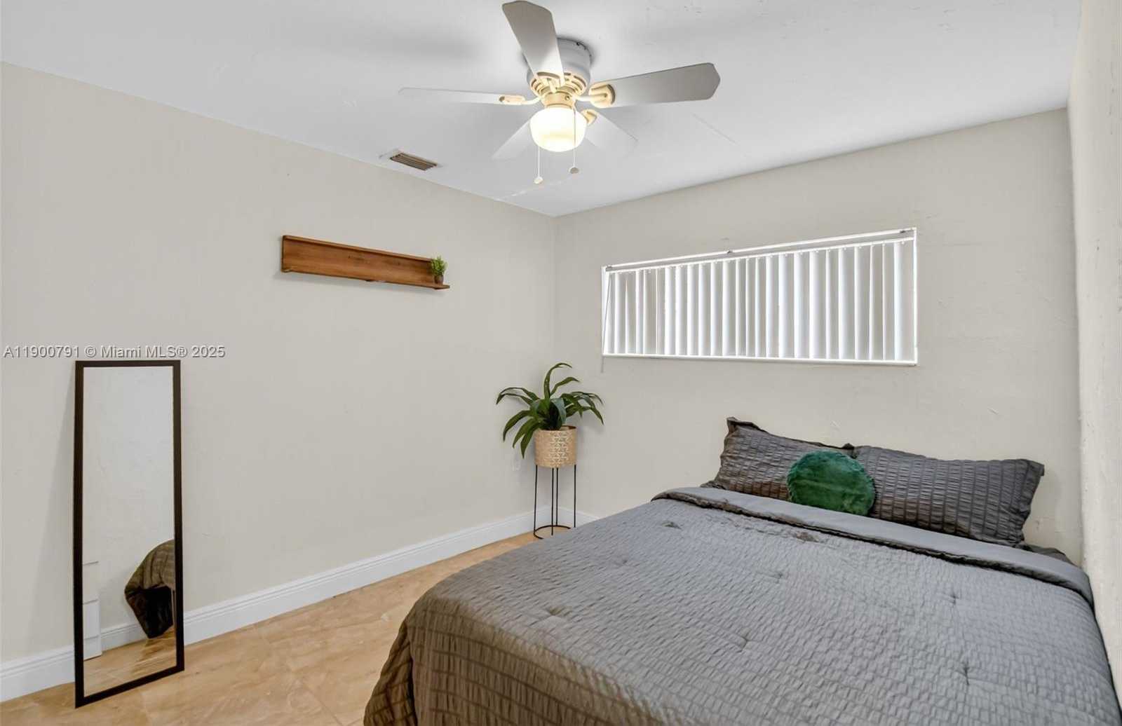 Small Image of 643 NORTH EAST 130TH ST, North Miami Number 16