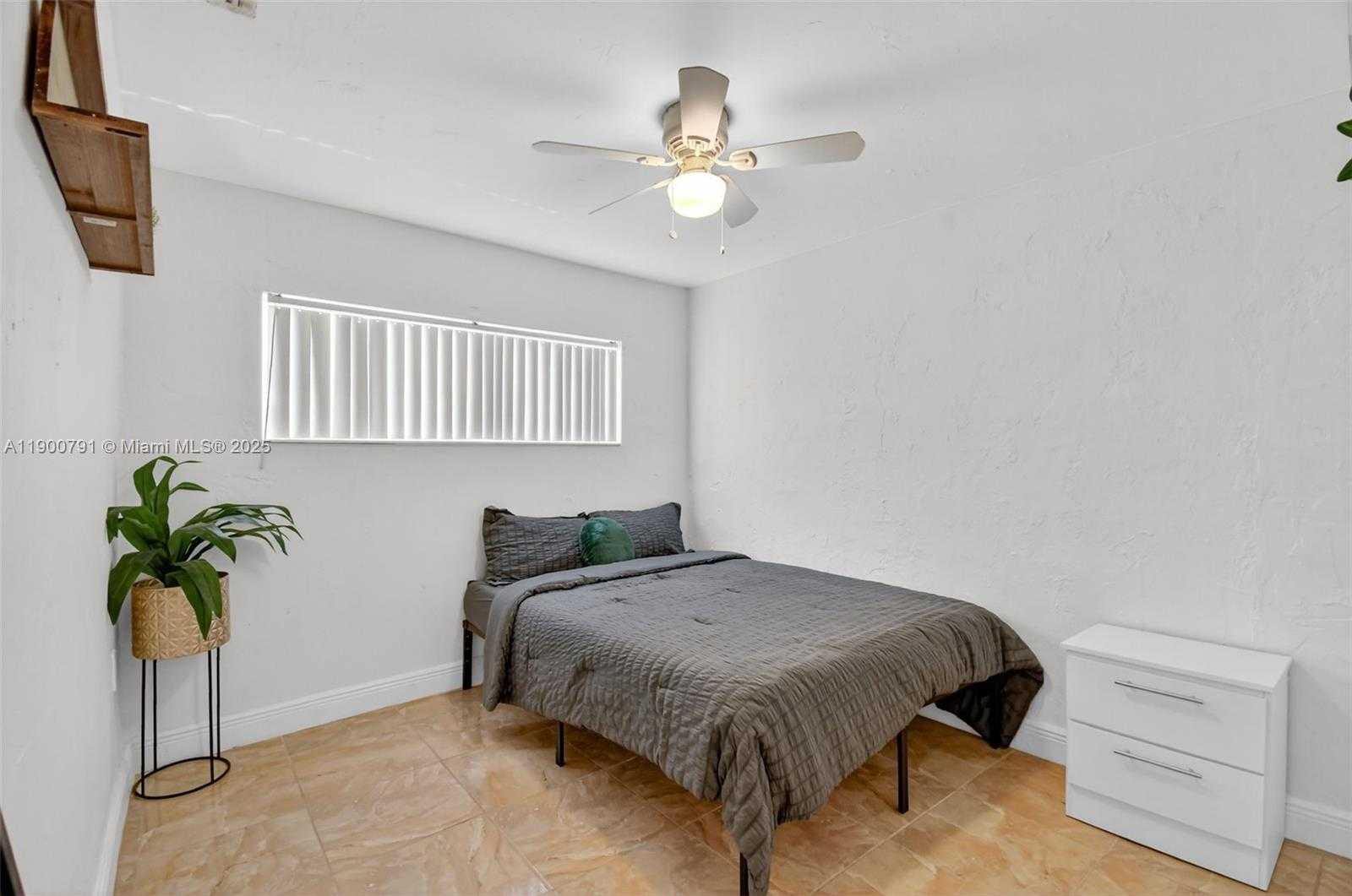 Small Image of 643 NORTH EAST 130TH ST, North Miami Number 17