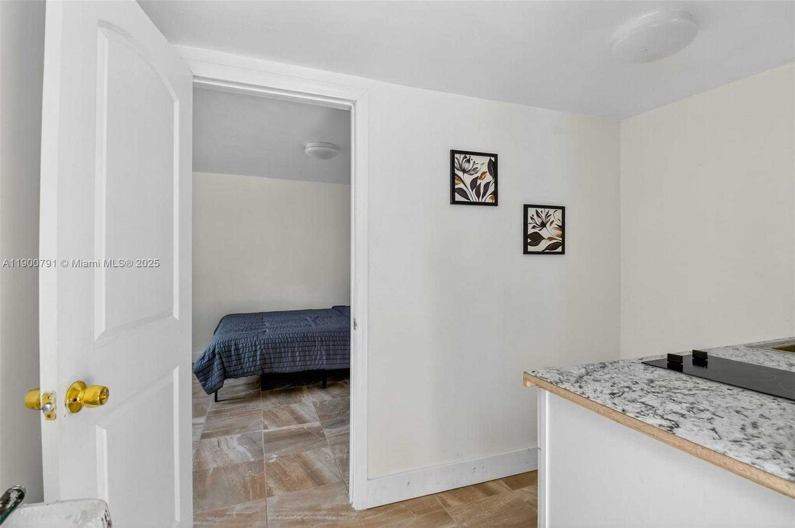 Small Image of 643 NORTH EAST 130TH ST, North Miami Number 22