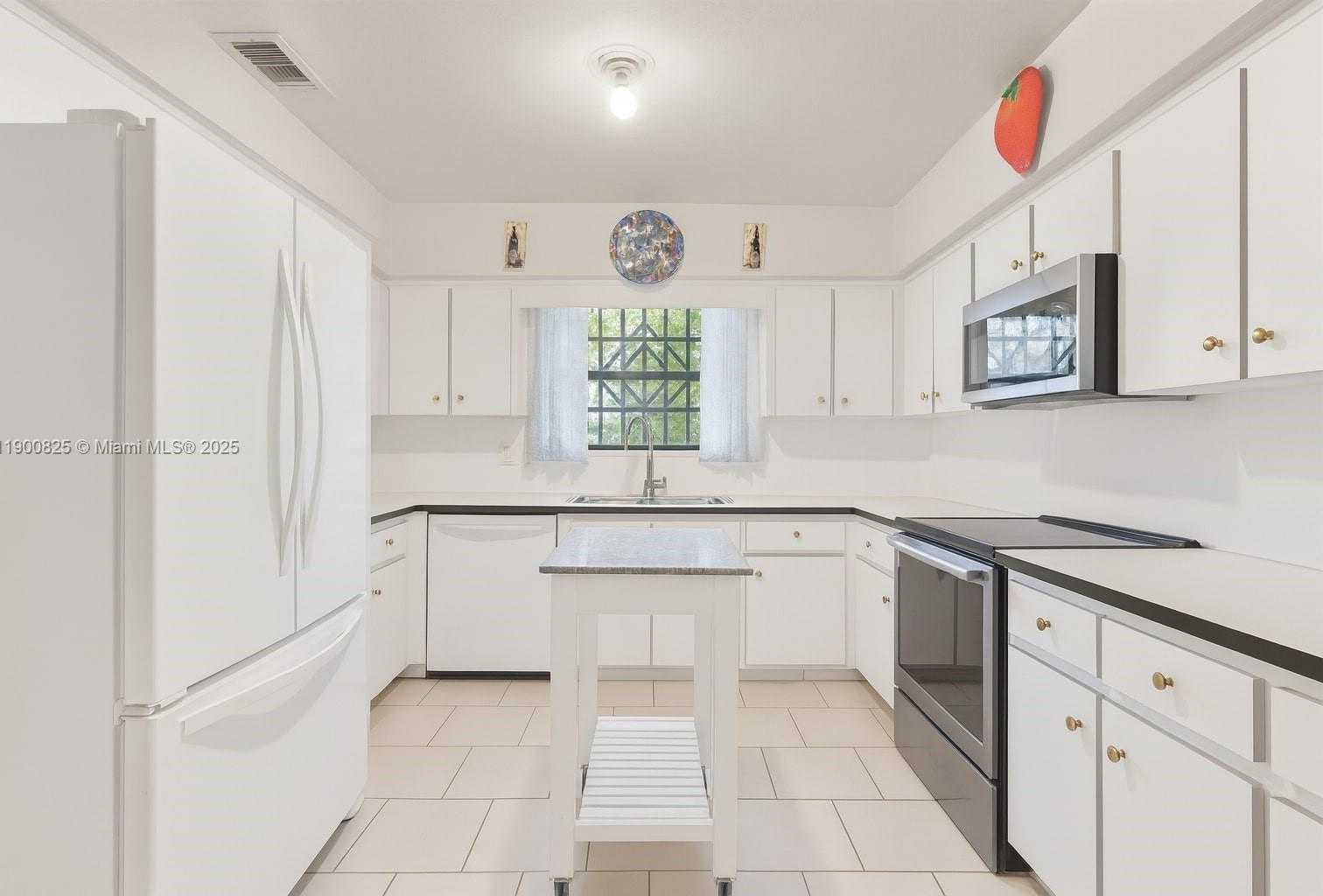 Small Image of 7800 SOUTH WEST 95TH ST, Miami Number 2