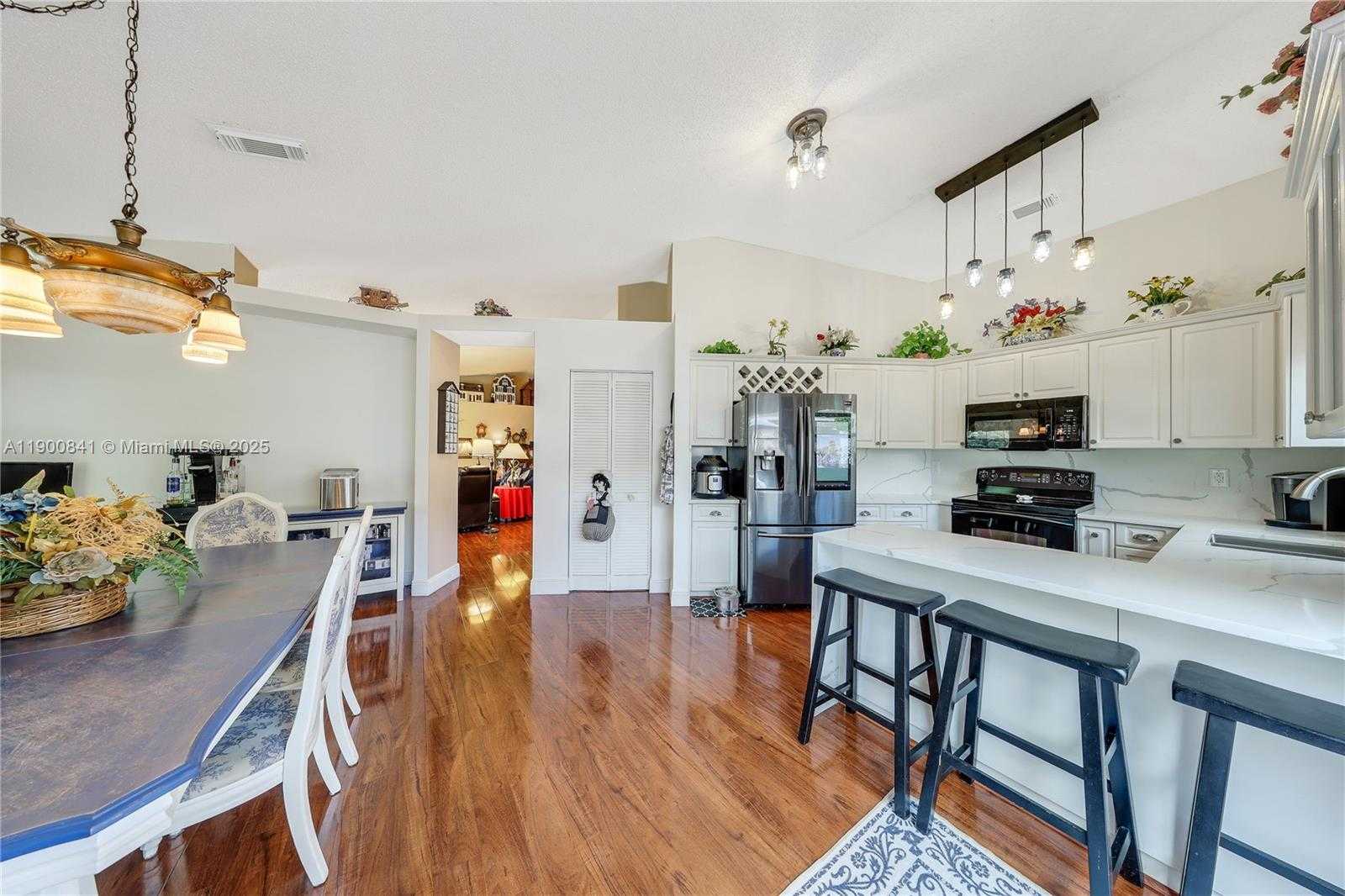 Small Image of 18411 NORTH WEST 18TH ST, Pembroke Pines Number 10