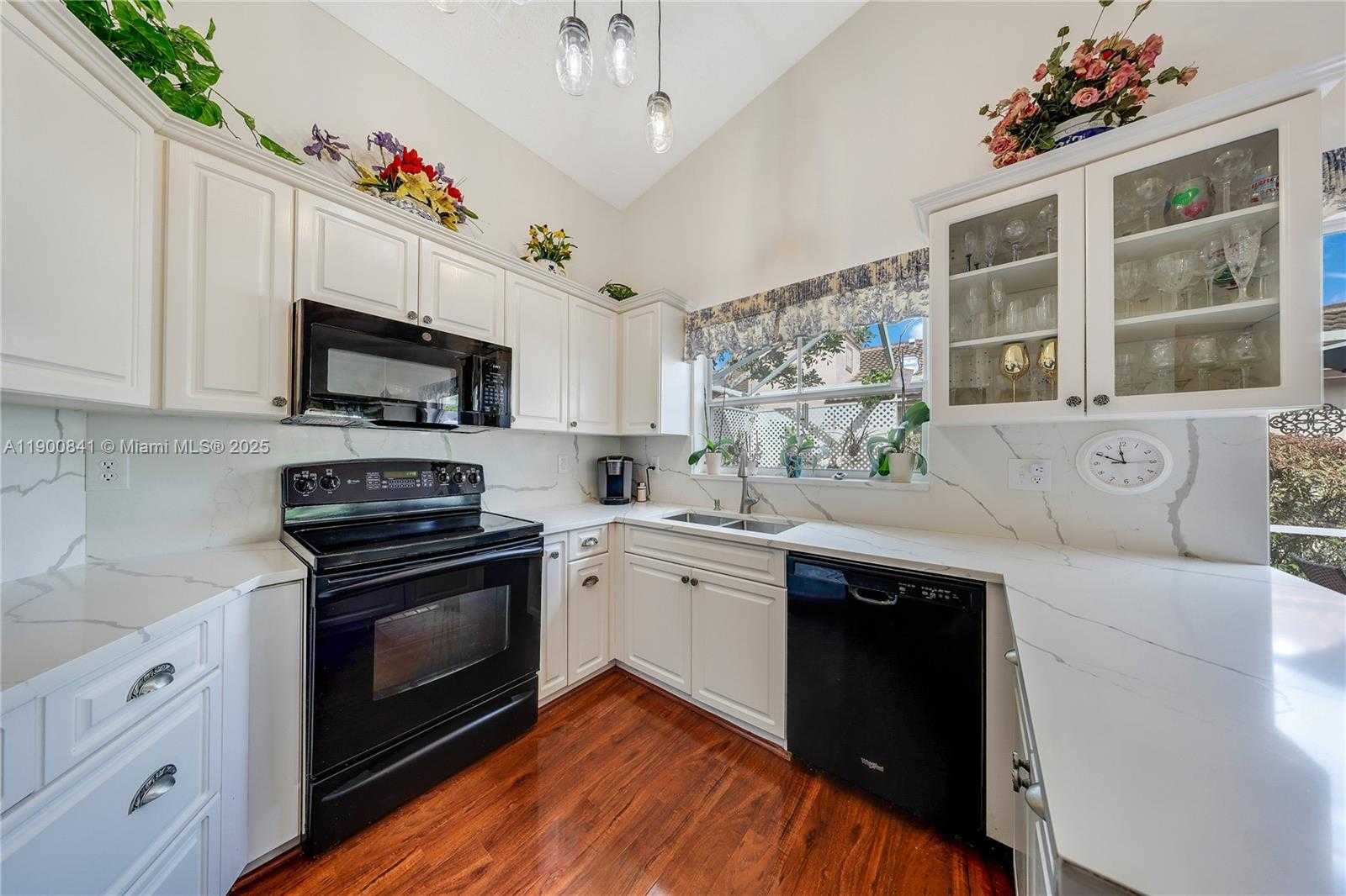 Small Image of 18411 NORTH WEST 18TH ST, Pembroke Pines Number 11