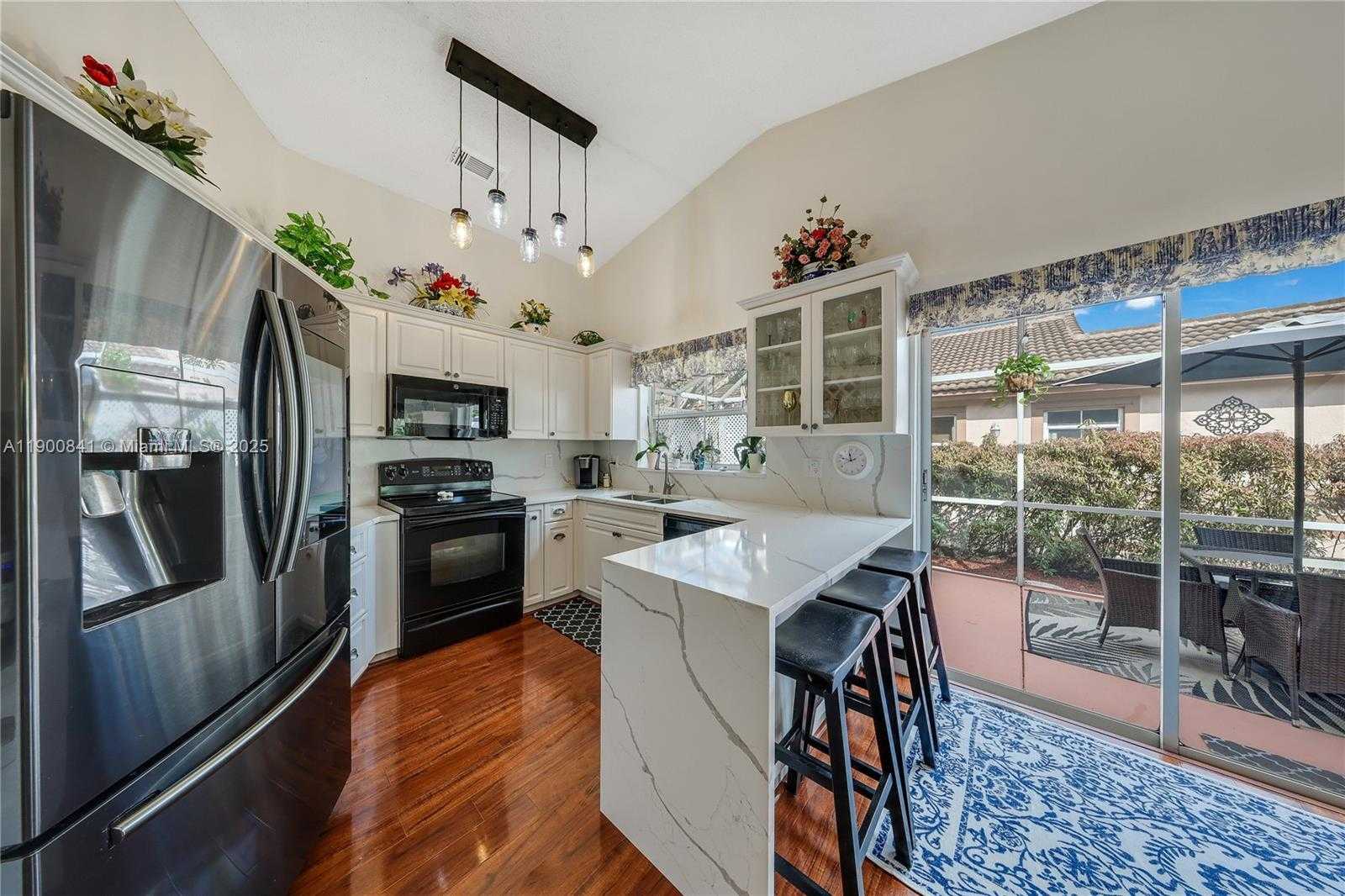 Small Image of 18411 NORTH WEST 18TH ST, Pembroke Pines Number 12