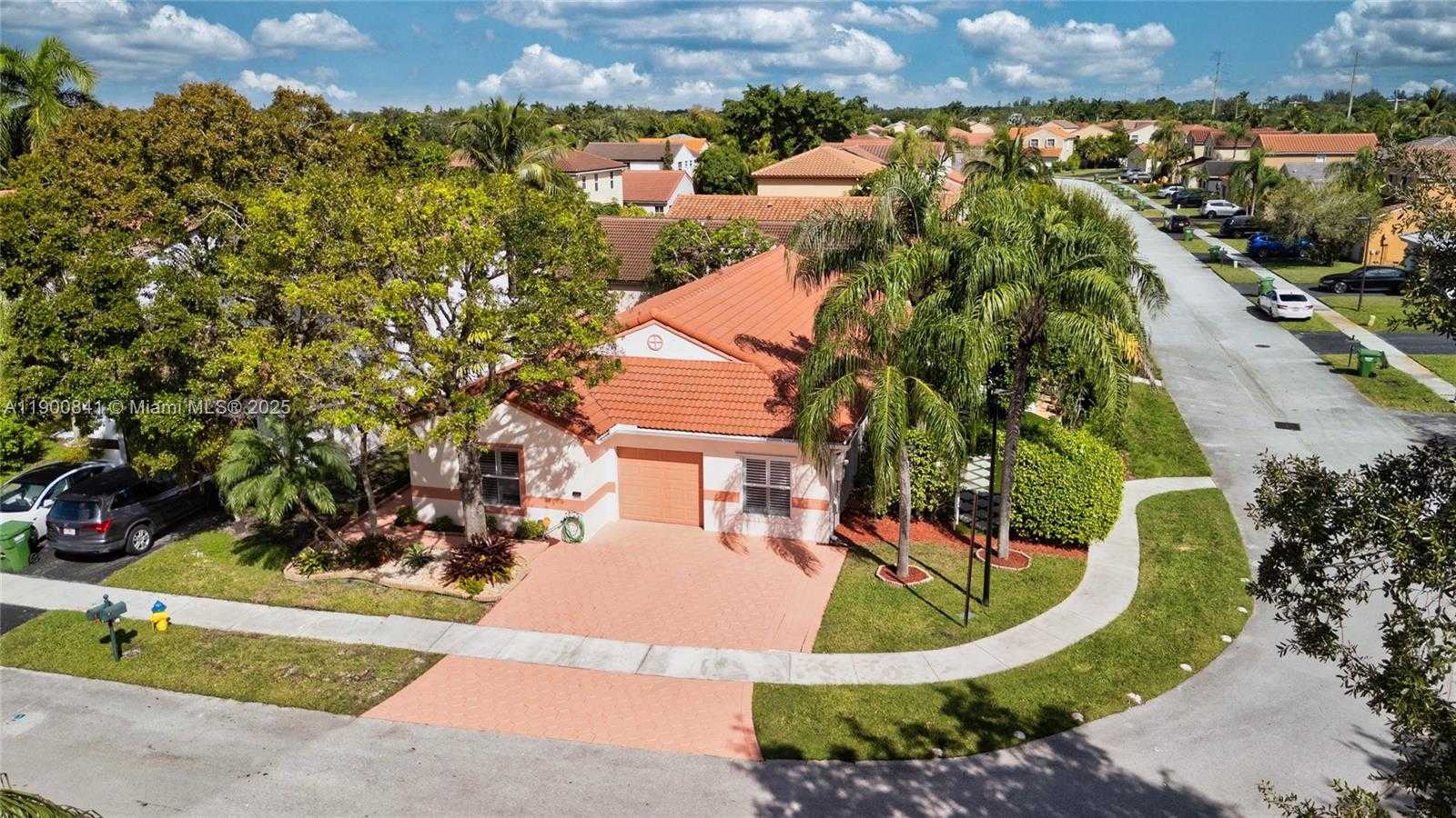 Small Image of 18411 NORTH WEST 18TH ST, Pembroke Pines Number 24