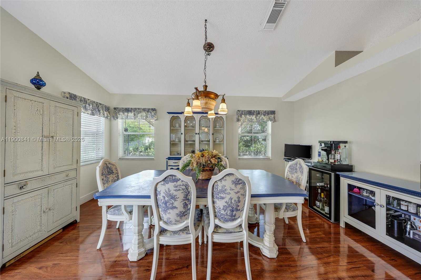 Small Image of 18411 NORTH WEST 18TH ST, Pembroke Pines Number 8