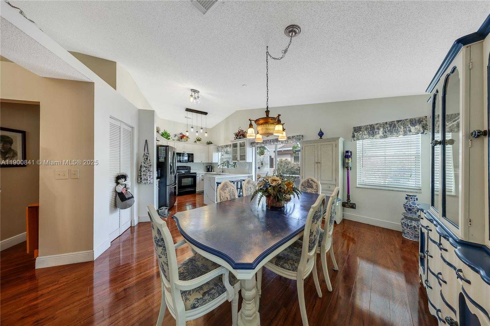 Small Image of 18411 NORTH WEST 18TH ST, Pembroke Pines Number 9