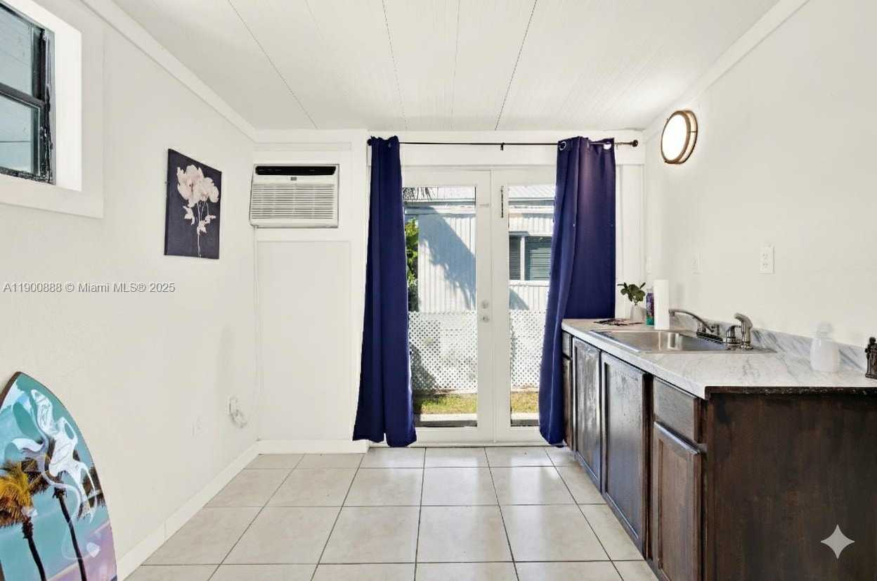 Small Image of 124 VALJEAN LN, Tavernier Number 28