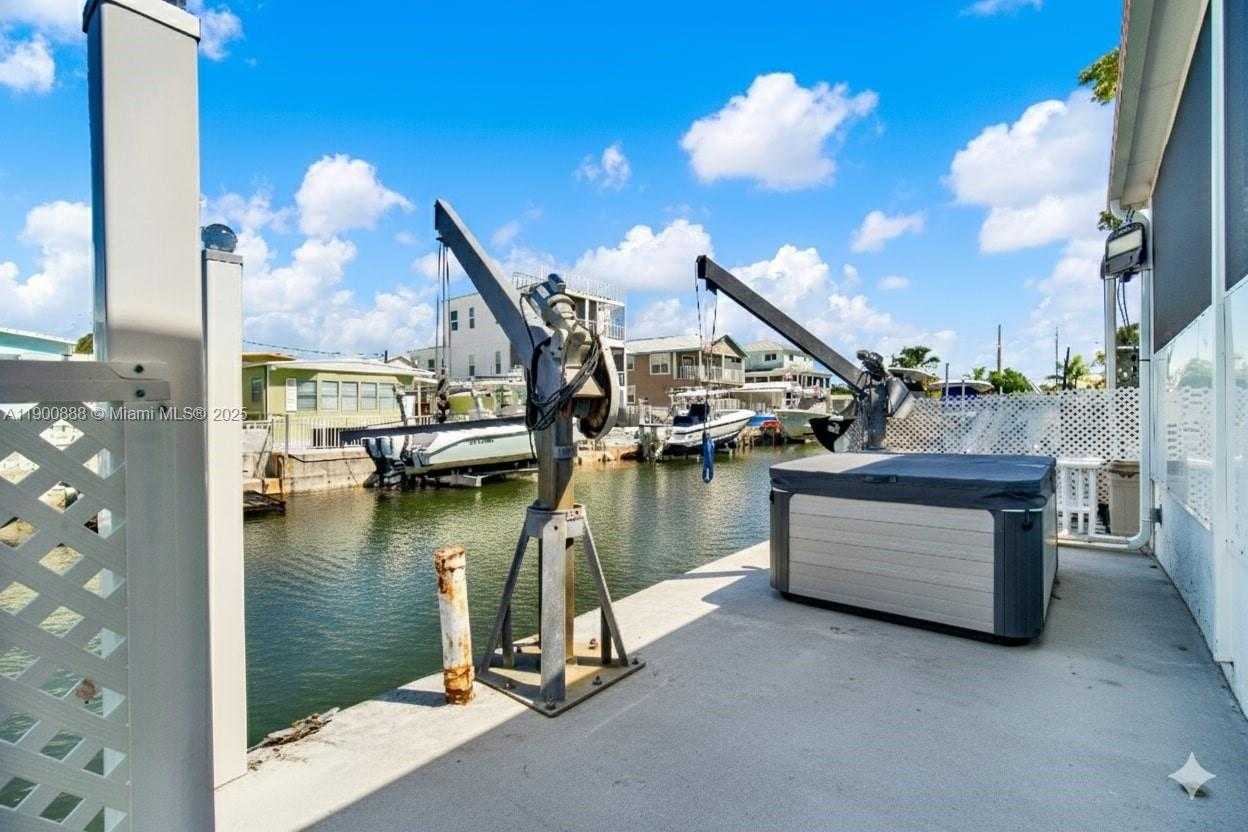 Small Image of 124 VALJEAN LN, Tavernier Number 32