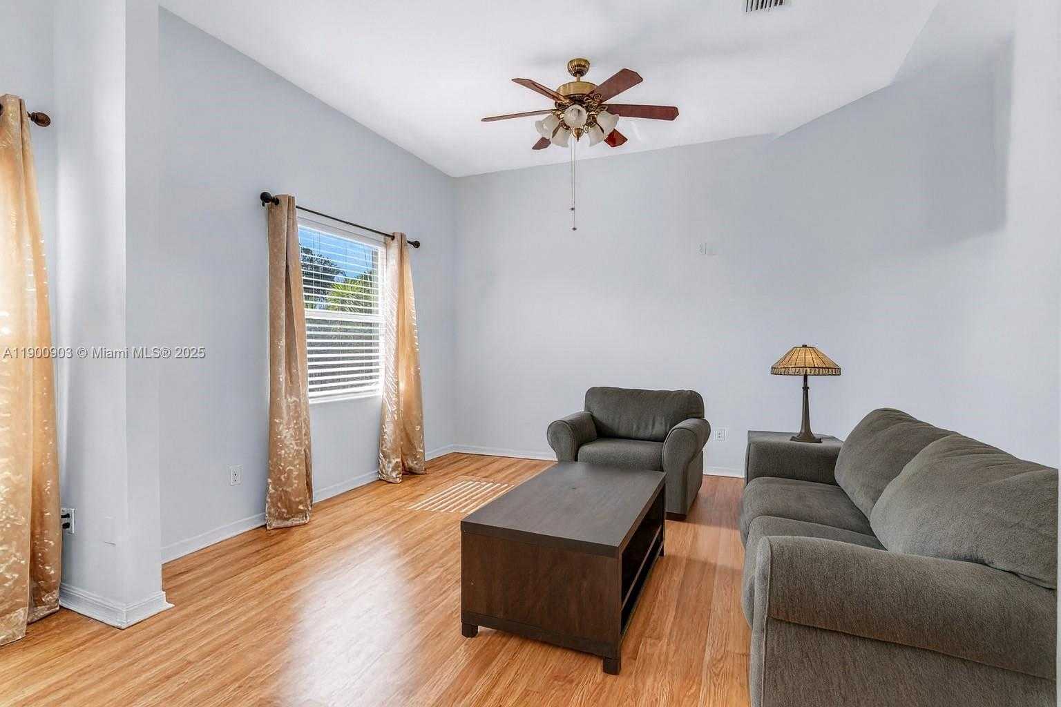 Small Image of 15736 NORTH WEST 11TH ST, Pembroke Pines Number 12