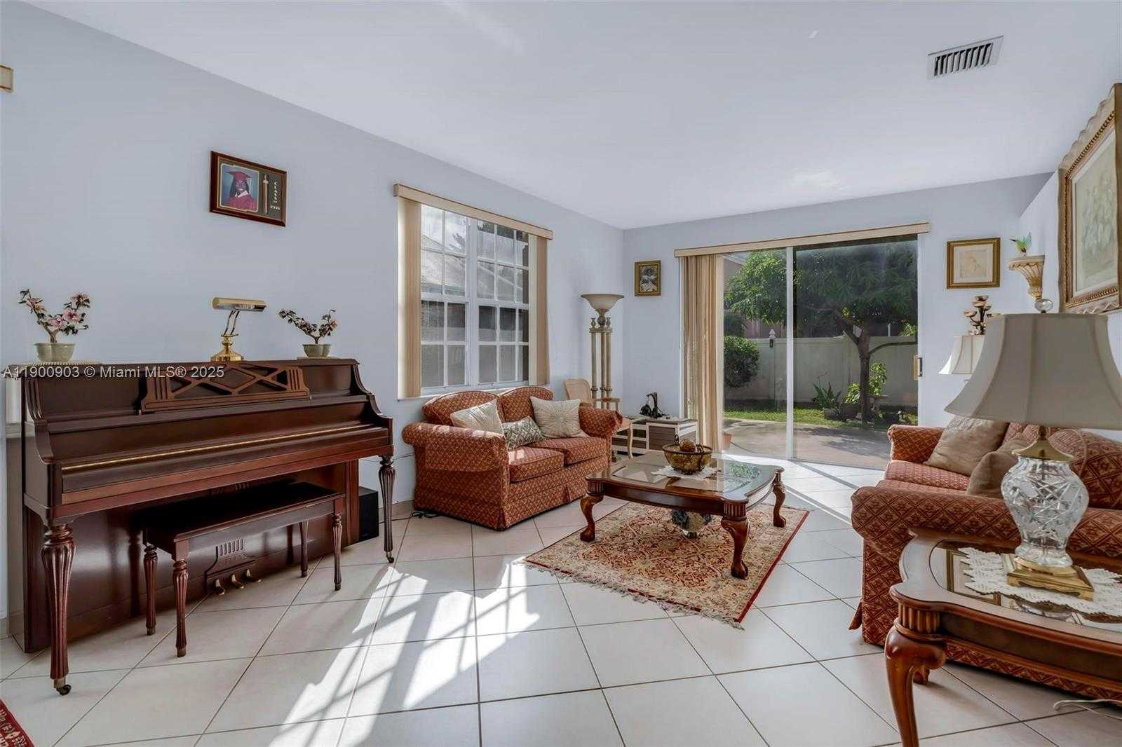 Small Image of 15736 NORTH WEST 11TH ST, Pembroke Pines Number 4