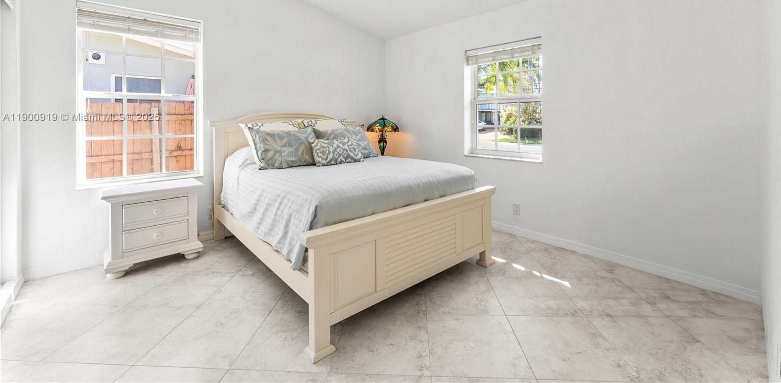 Small Image of 1625 SOUTH WEST 5TH CT, Fort Lauderdale Number 13