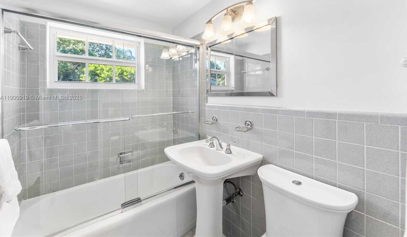 Small Image of 1625 SOUTH WEST 5TH CT, Fort Lauderdale Number 14